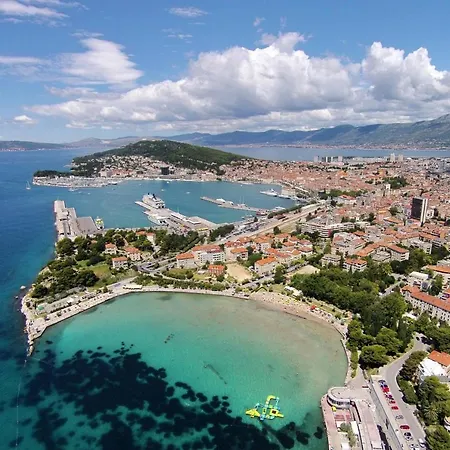 With A Parking Space - 16840 * 스플리트