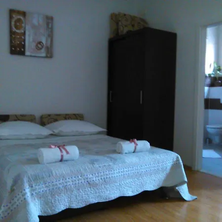 With A Parking Space - 16840