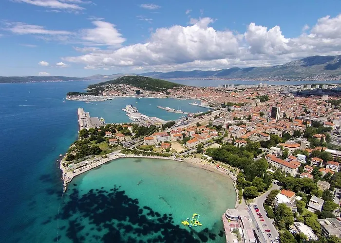 With A Parking Space - 16840 * Split