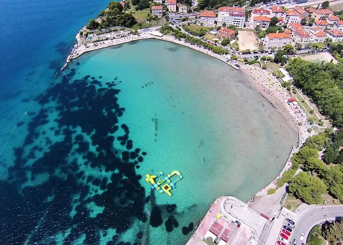 With A Parking Space - 16840 * Split